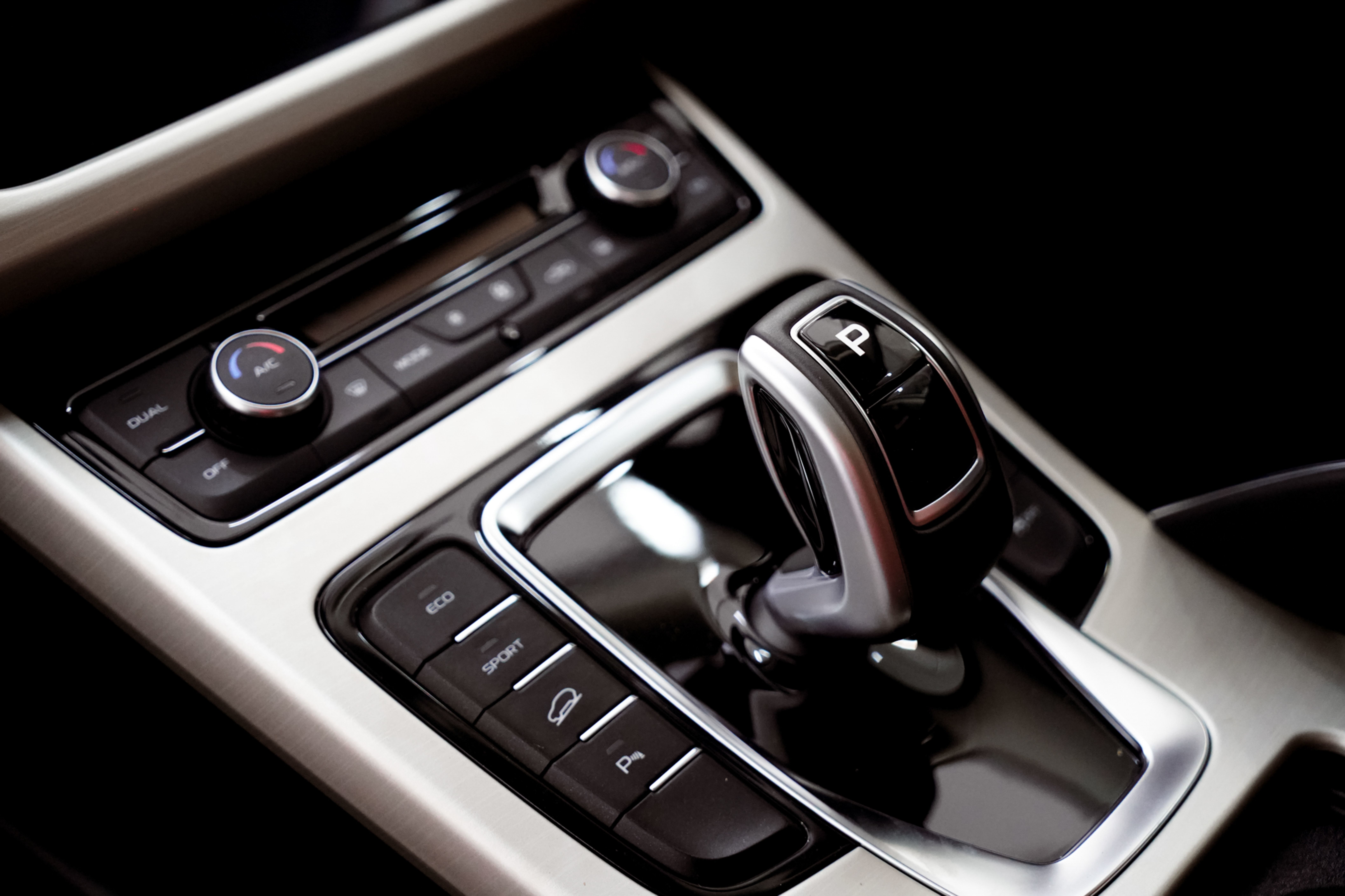 Últimos blogs da empresa sobre New STP Polymers Solutions for Automotive Interior Bonding